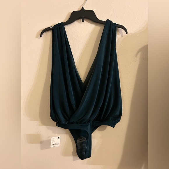 SOLD NWT✨ Free People Bodysuit pine color size X-small - Picture 5 of 6